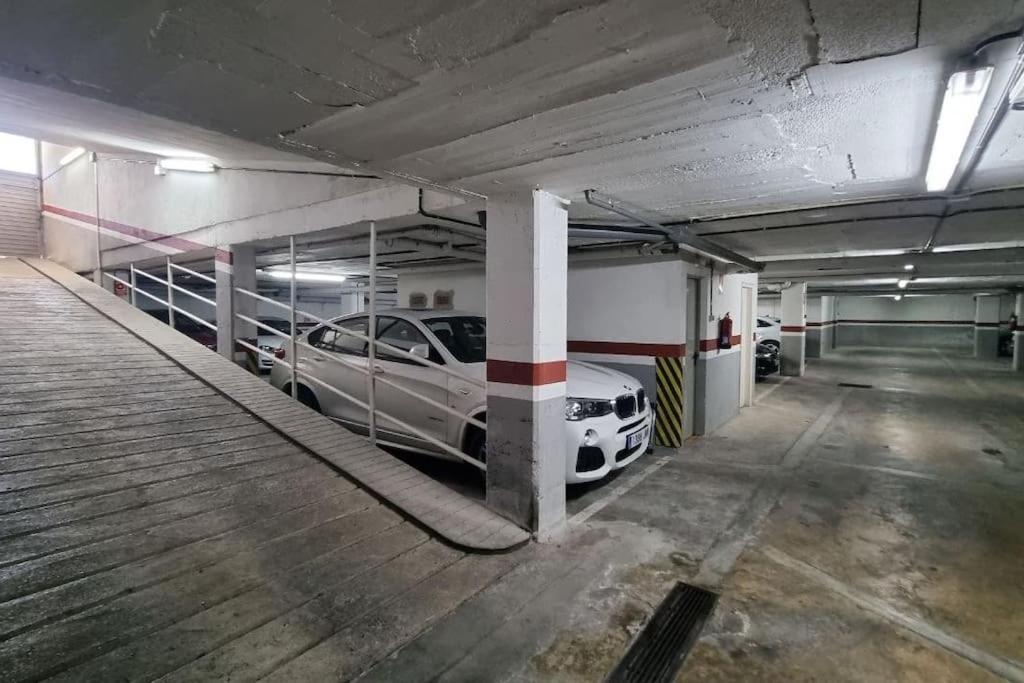 Piso En El Centro Con Vistas Al Mar Y Balcon Apartment โรเซส ภายนอก รูปภาพ