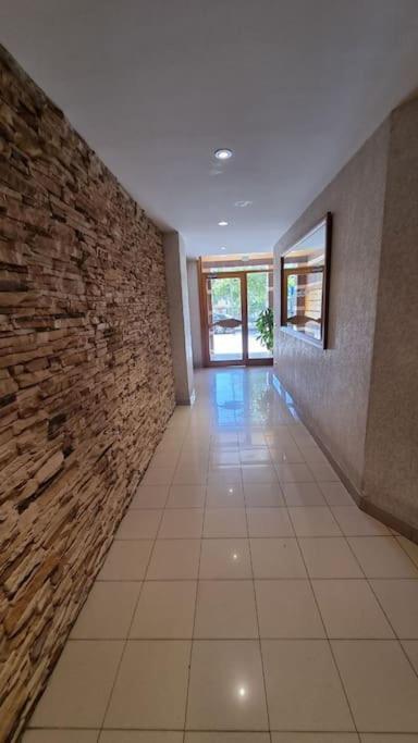 Piso En El Centro Con Vistas Al Mar Y Balcon Apartment โรเซส ภายนอก รูปภาพ