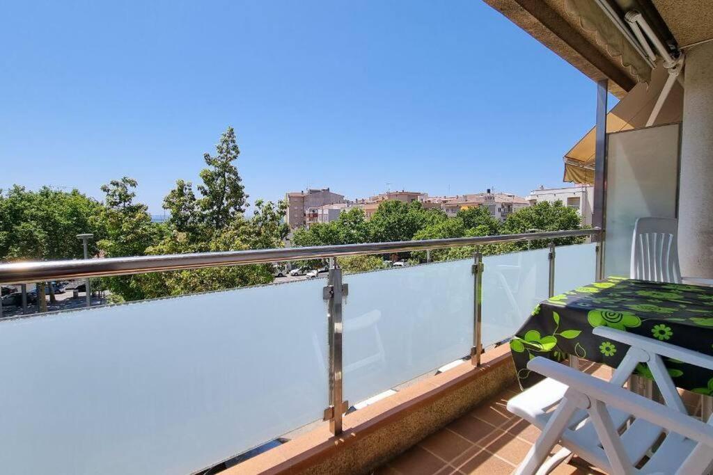 Piso En El Centro Con Vistas Al Mar Y Balcon Apartment โรเซส ภายนอก รูปภาพ