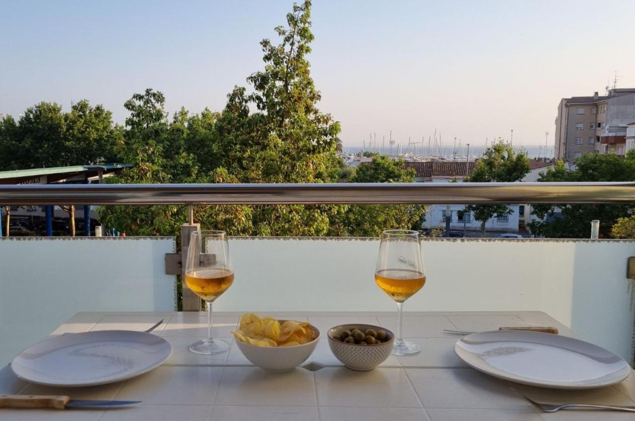 Piso En El Centro Con Vistas Al Mar Y Balcon Apartment โรเซส ภายนอก รูปภาพ
